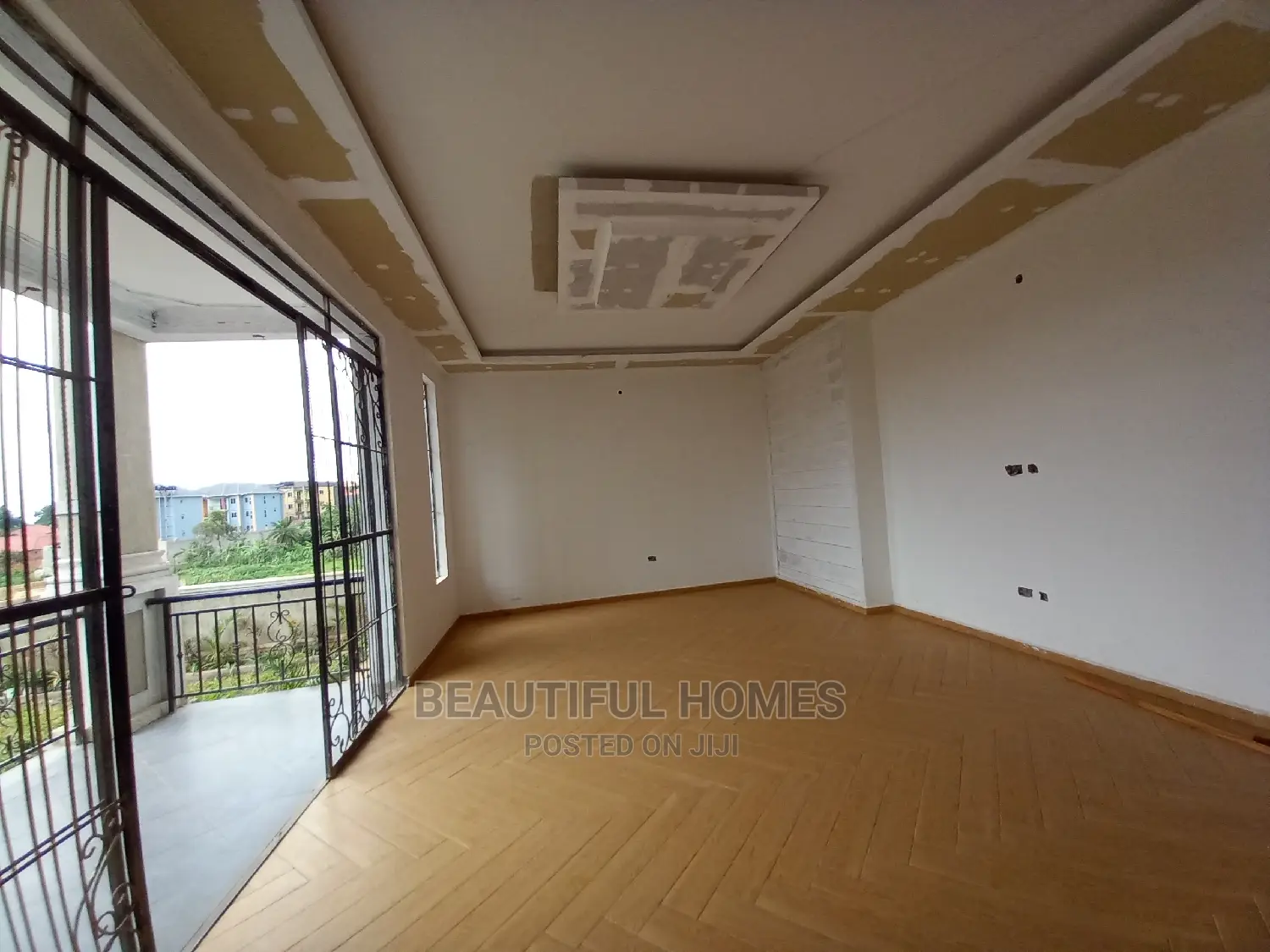 Furnished 6bdrm Mansion in Kisaasi Upscale, Central Division for Sale