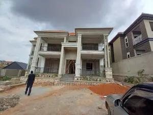 Furnished 6bdrm Mansion in Kisaasi Wealthy, Central Division for Sale
