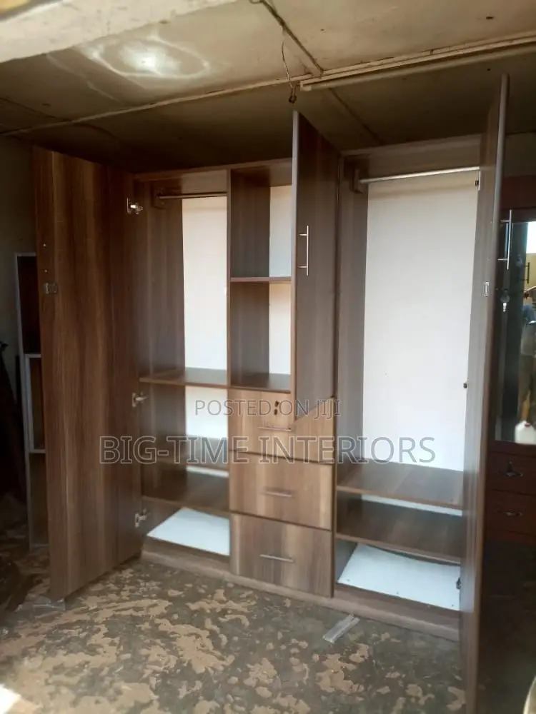 Modern Tripple Wardrobe