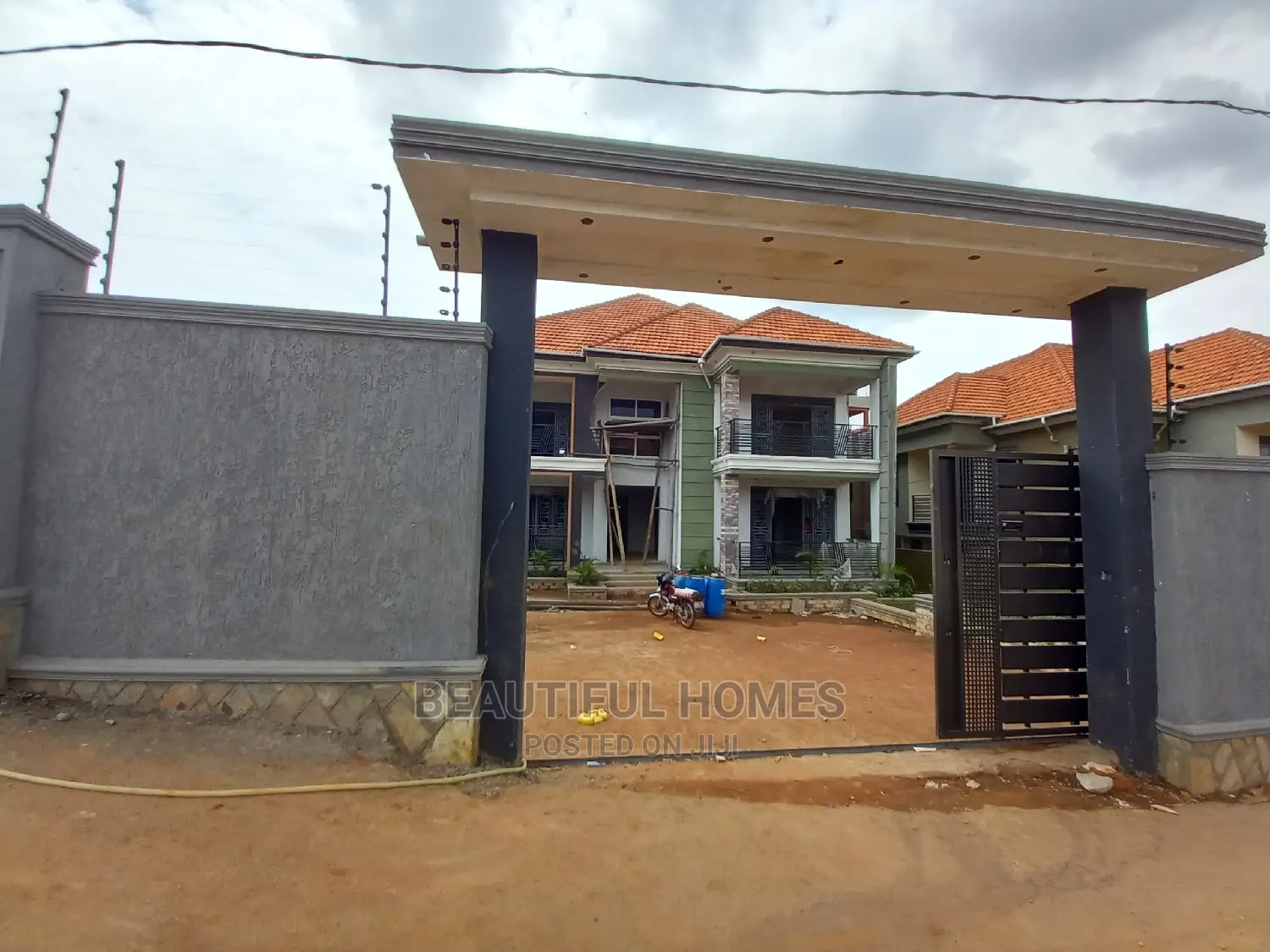 Furnished 6bdrm Duplex in Kisaasi Tarmacked, Central Division for Sale