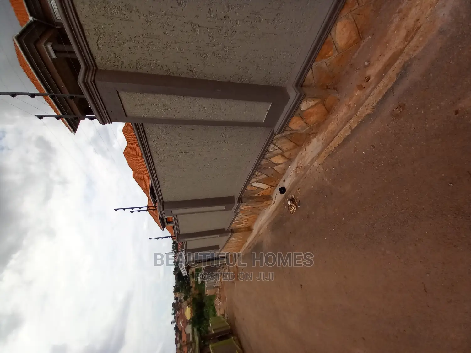 Furnished 6bdrm House in Kisaasi Tarmack, Central Division for Sale