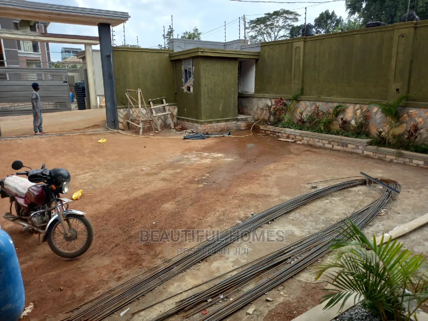 Furnished 6bdrm Mansion in Kisaasi, Central Division for Sale