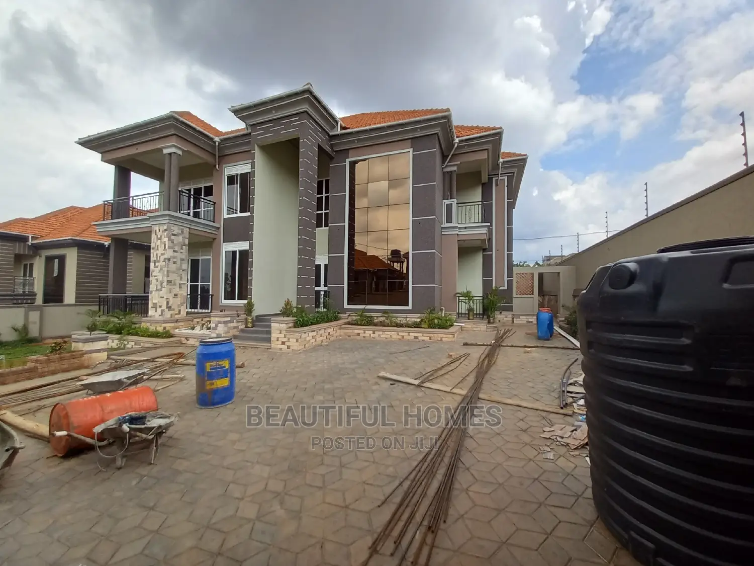 Furnished 7bdrm Mansion in Kisaasi Tarmack, Central Division for Sale