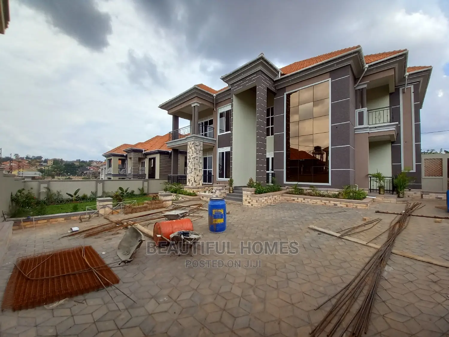 Furnished 7bdrm Mansion in Kisaasi Tarmack, Central Division for Sale
