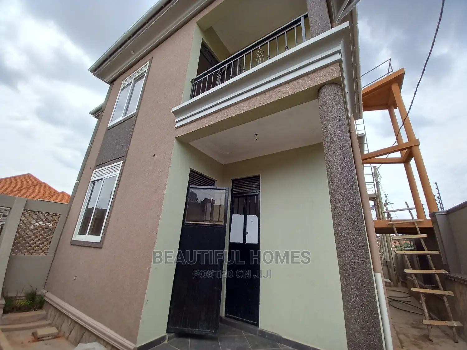 Furnished 7bdrm House in Kisaasi Rich, Central Division for Sale