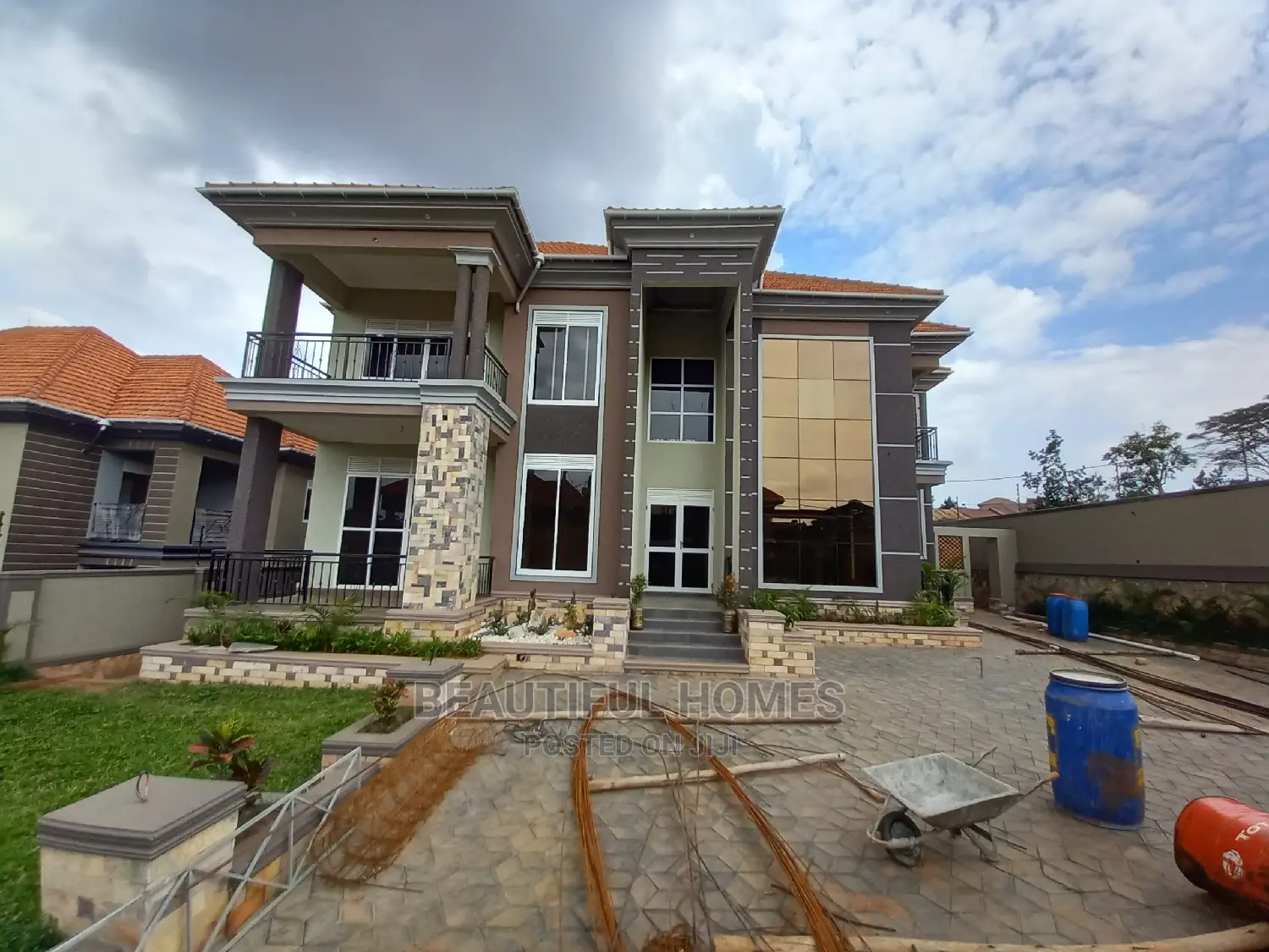 Furnished 7bdrm Mansion in Kisaasi Posh, Central Division for Sale