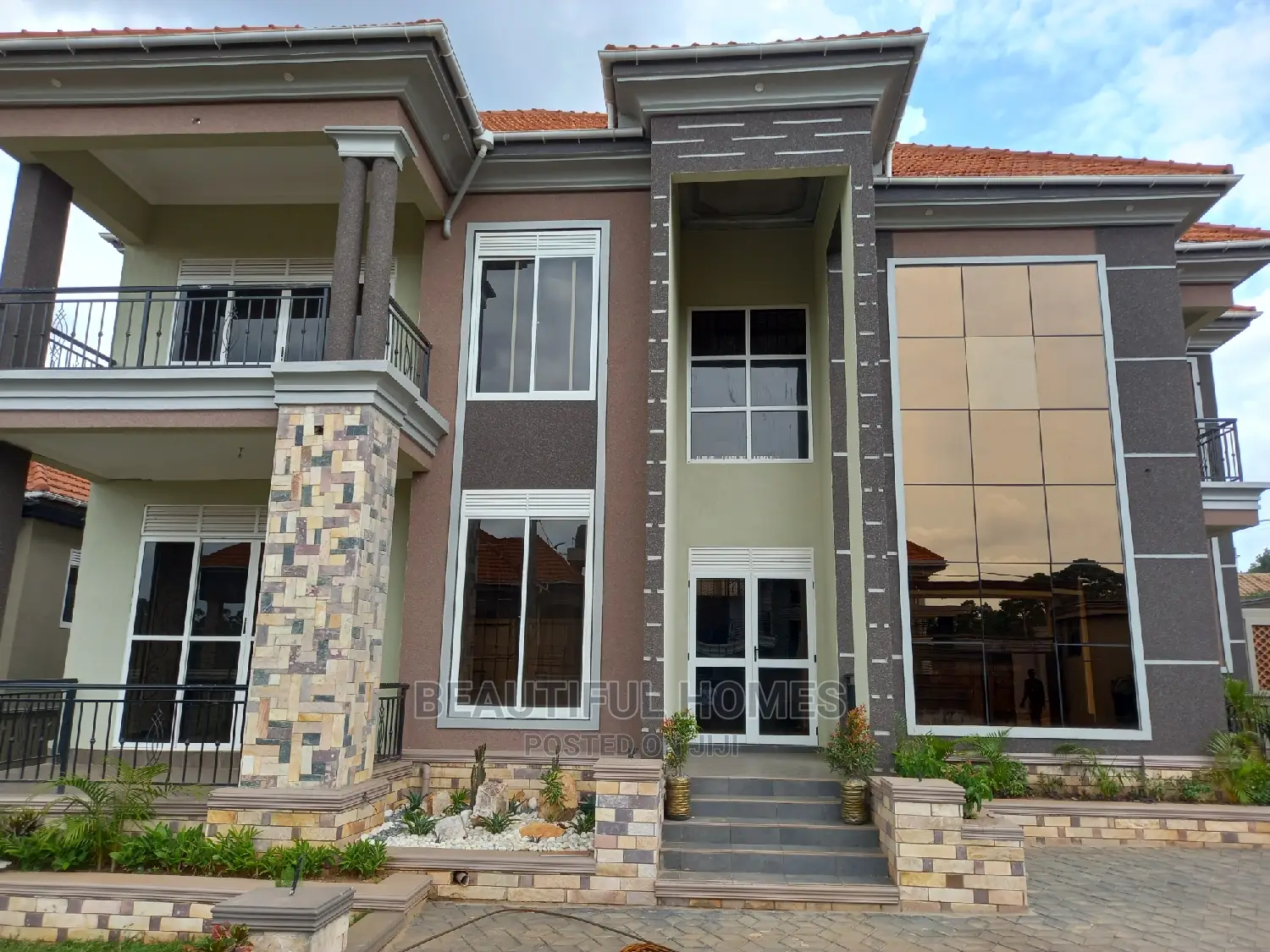 Furnished 6bdrm Mansion in Kisaasi, Central Division for Sale