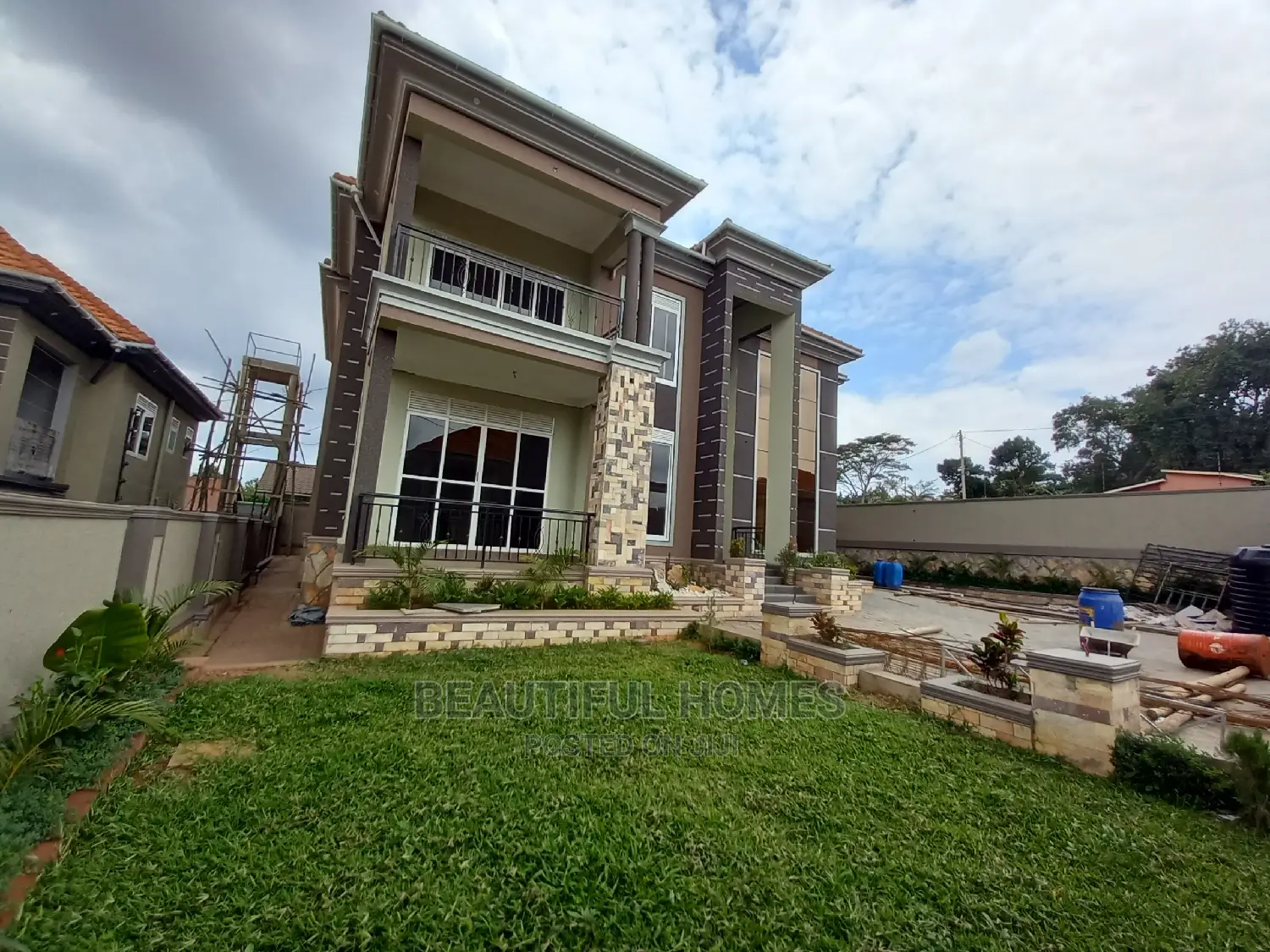 Furnished 6bdrm Mansion in Kisaasi, Central Division for Sale