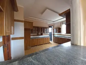 Furnished 7bdrm Mansion in Kisaasi First Class, Central Division