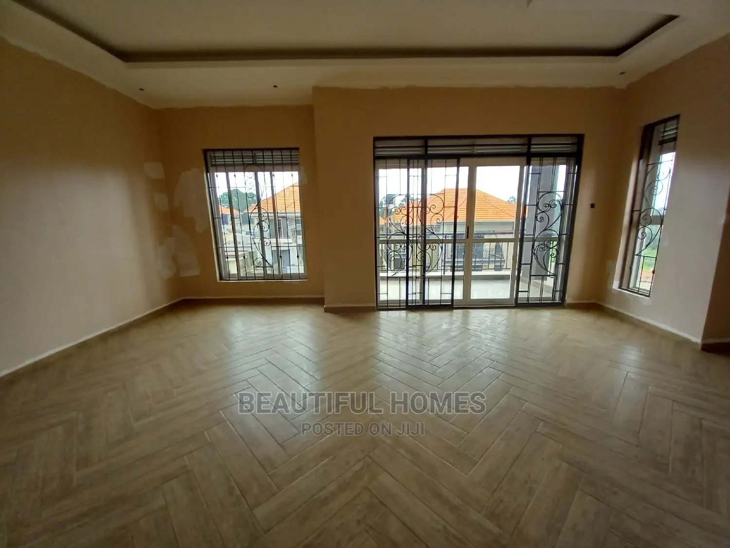 Furnished 7bdrm House in Kisaasi Rich, Central Division for Sale