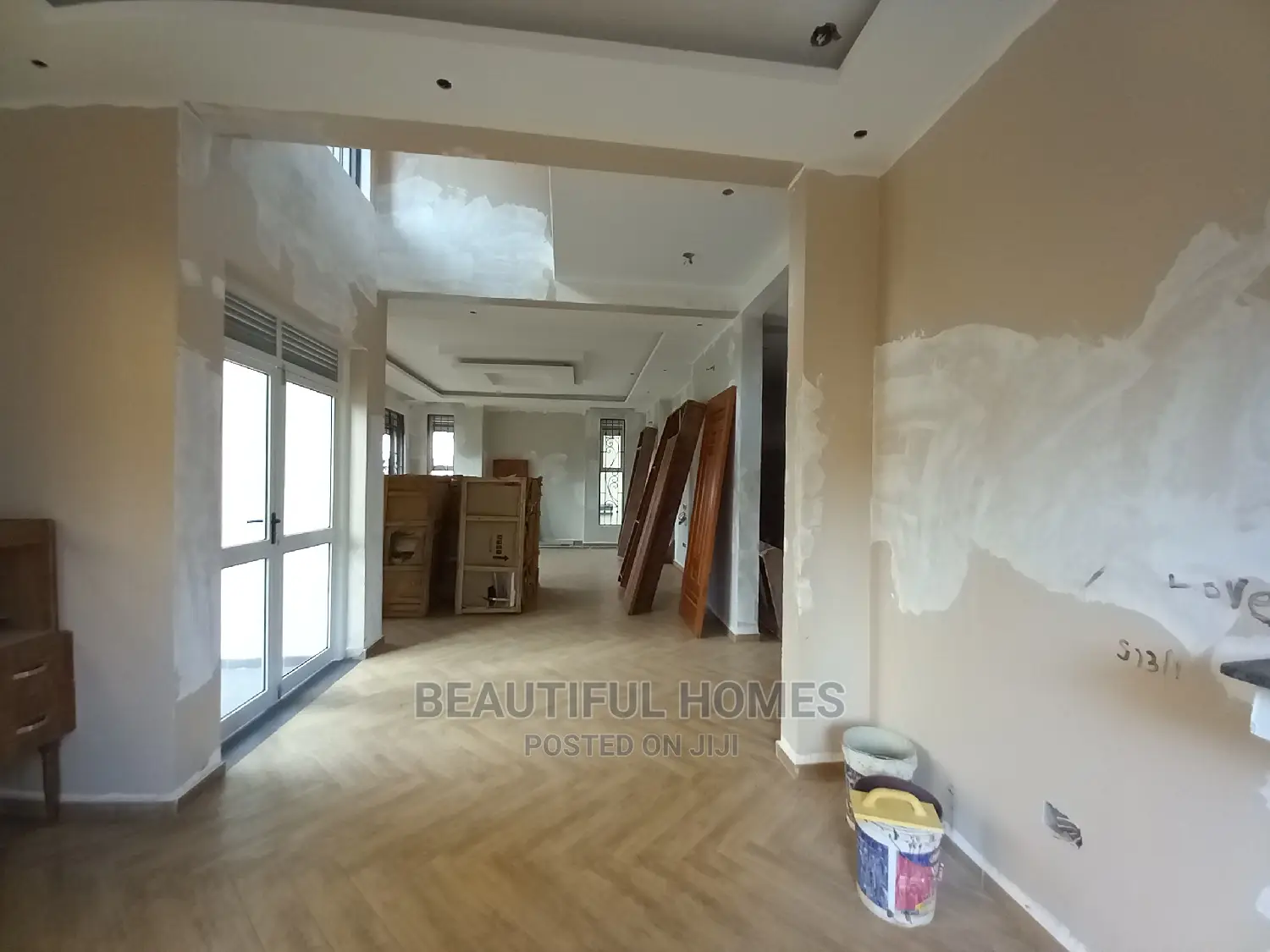Furnished 7bdrm House in Kisaasi Rich, Central Division for Sale