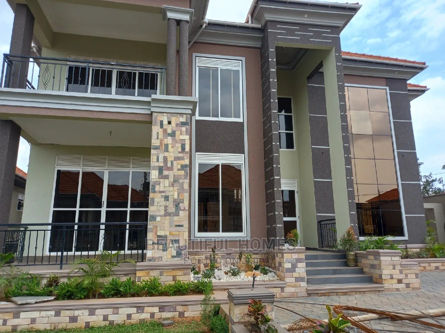 Furnished 7bdrm Mansion in Kisaasi, Central Division for Sale