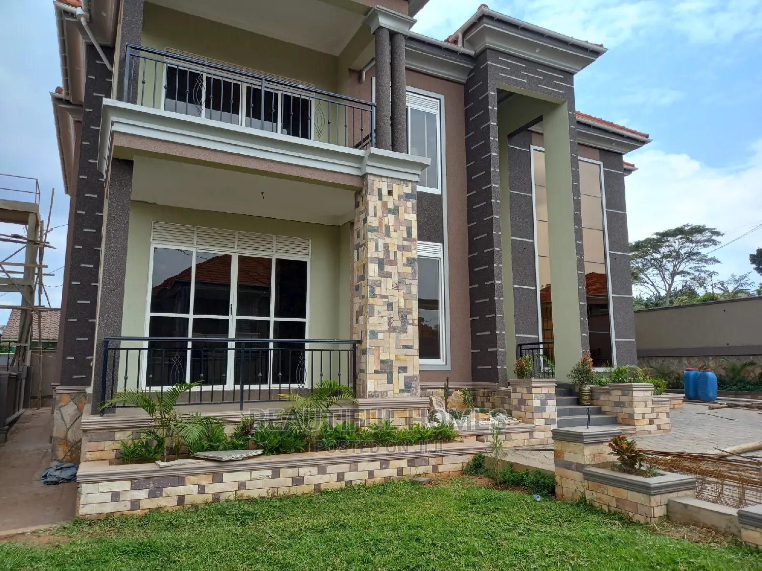 Furnished 7bdrm Mansion in Kisaasi, Central Division for Sale