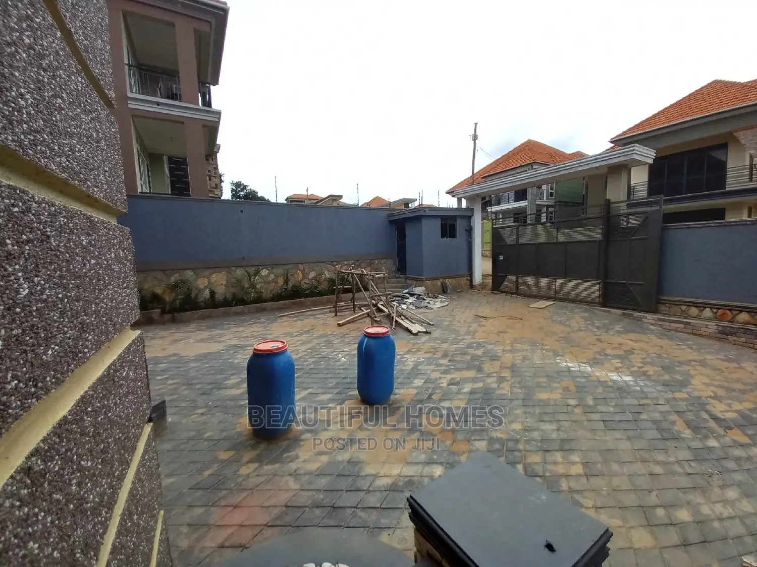 Furnished 7bdrm Mansion in Kisaasi First Class, Central Division