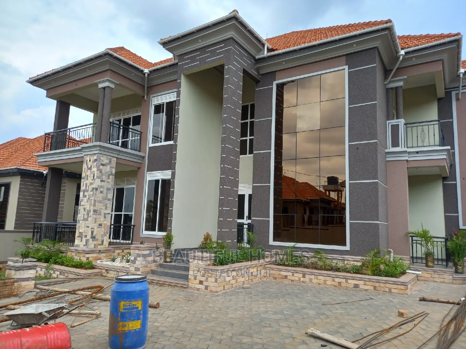 Furnished 6bdrm Mansion in Kisaasi, Central Division for Sale