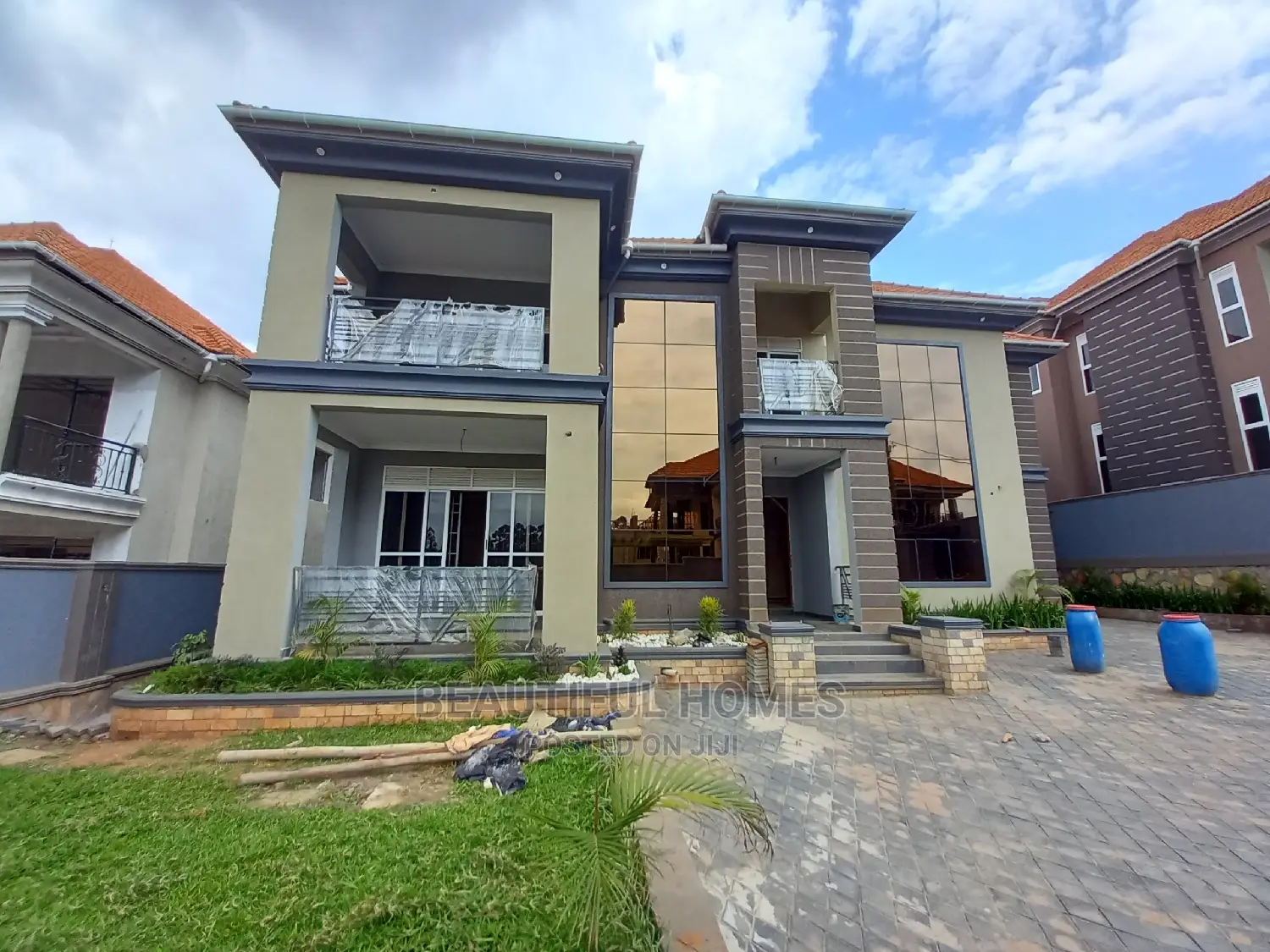 Furnished 6bdrm Mansion in Kisaasi, Central Division for Sale