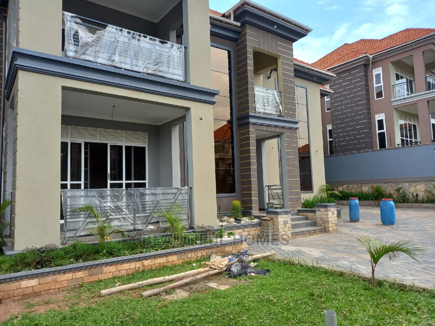 Furnished 7bdrm House in Kisaasi Upscale, Central Division for Sale