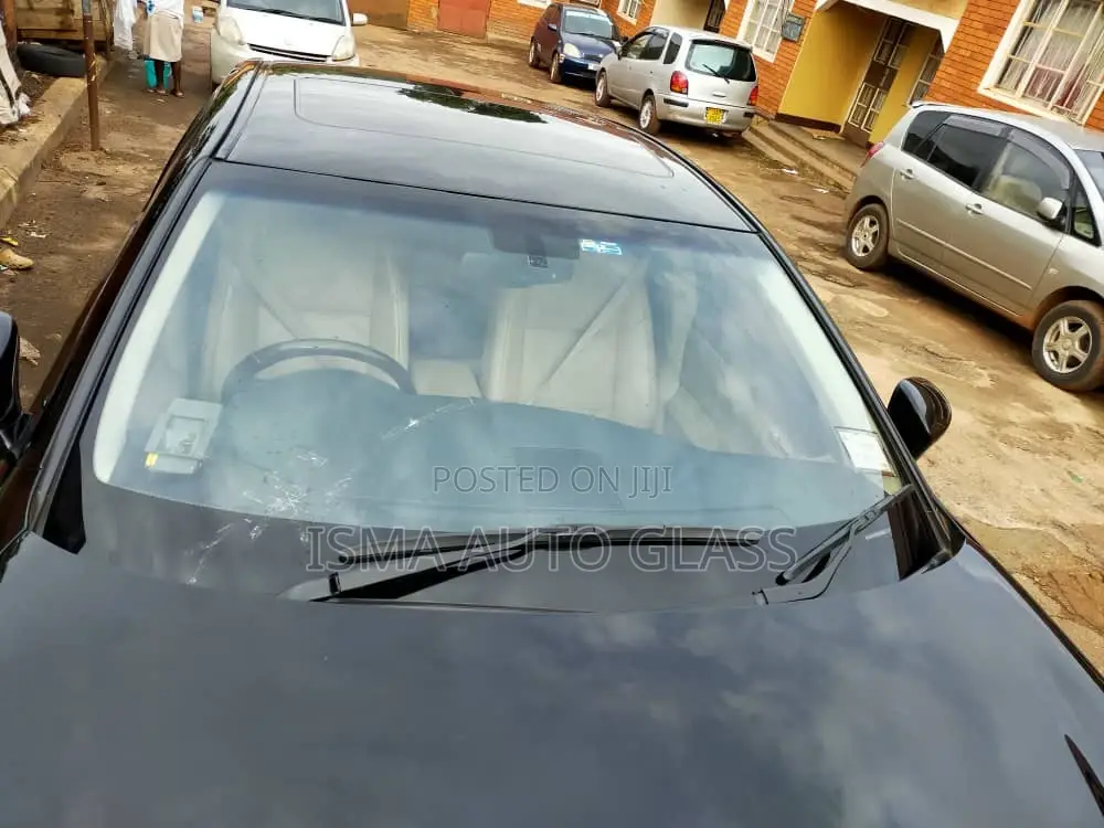 WINDSCREEN GLASS Of Cars