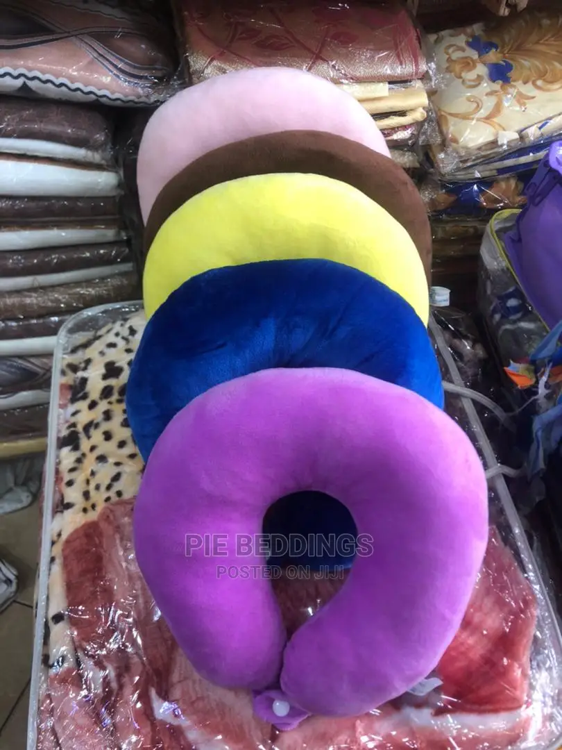 Neck Pillows/Traveling Pillow