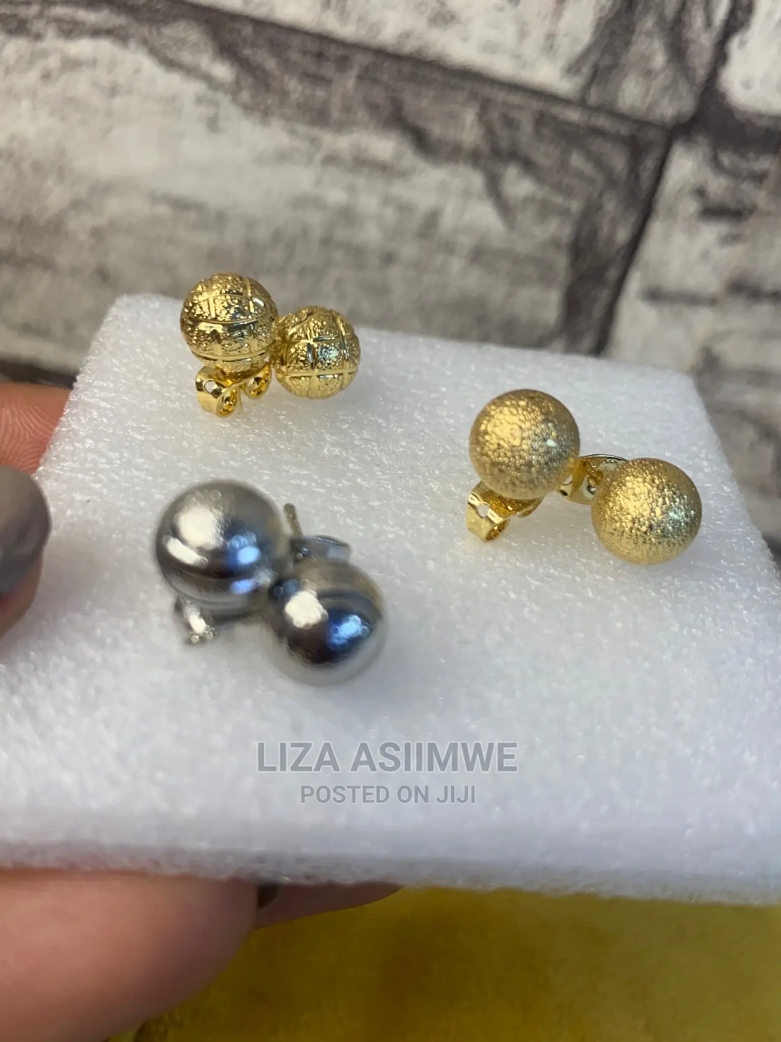 Simple Earpins Available