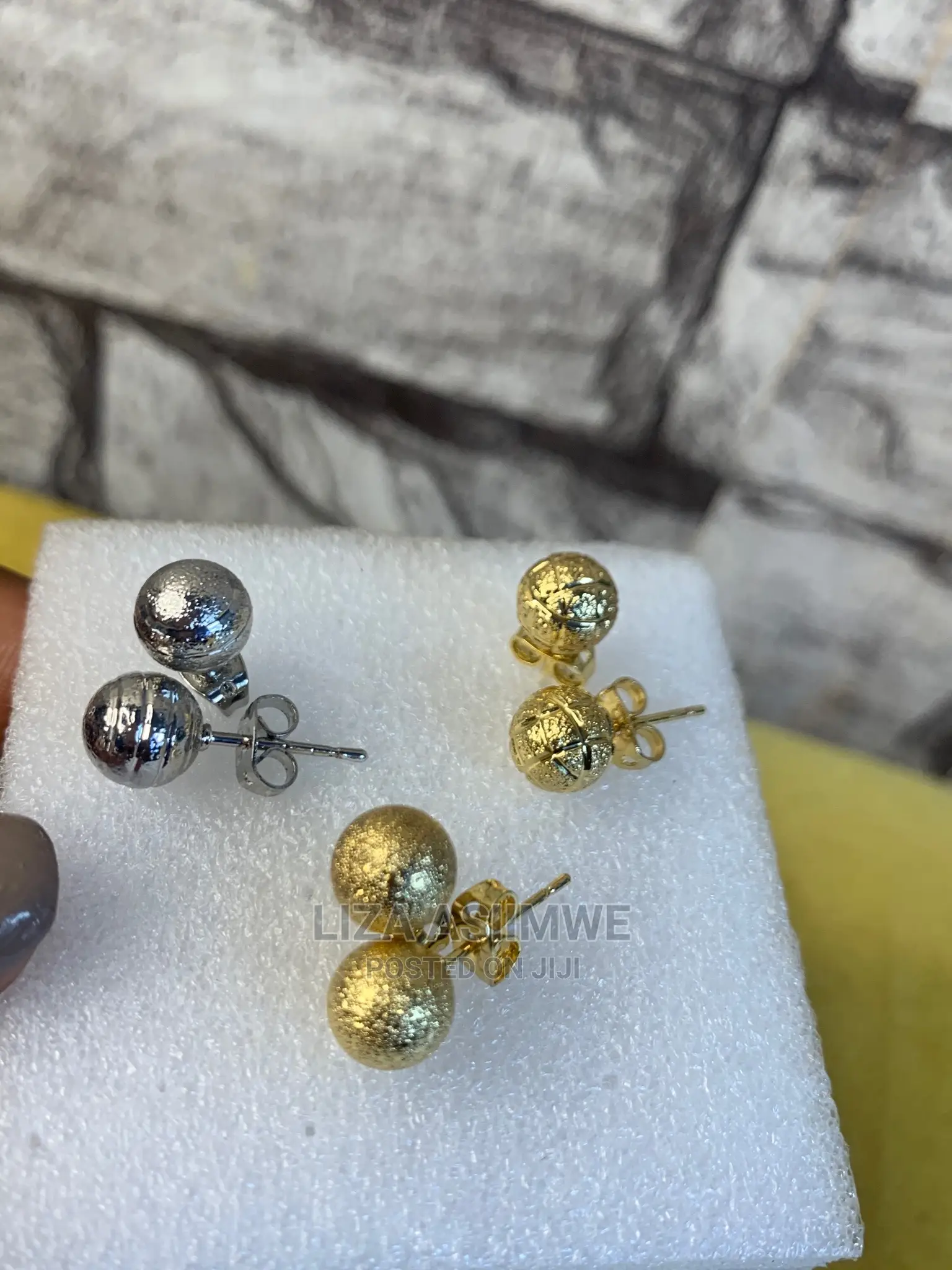Simple Earpins Available