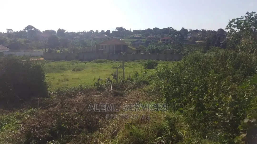 Land on Sell in Hoima Near Airport