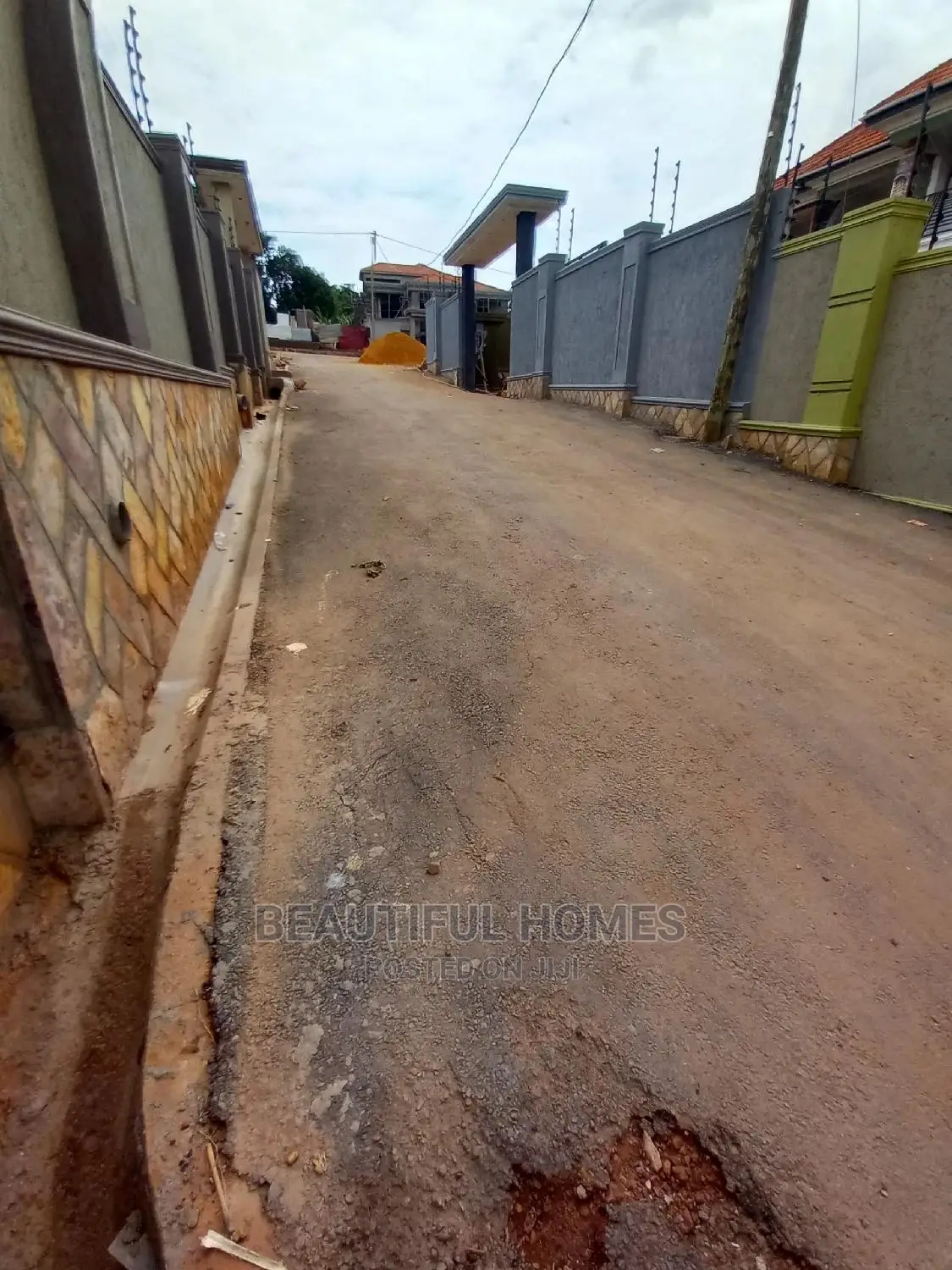 Furnished 7bdrm Mansion in Kisaasi Wealthy, Central Division for Sale