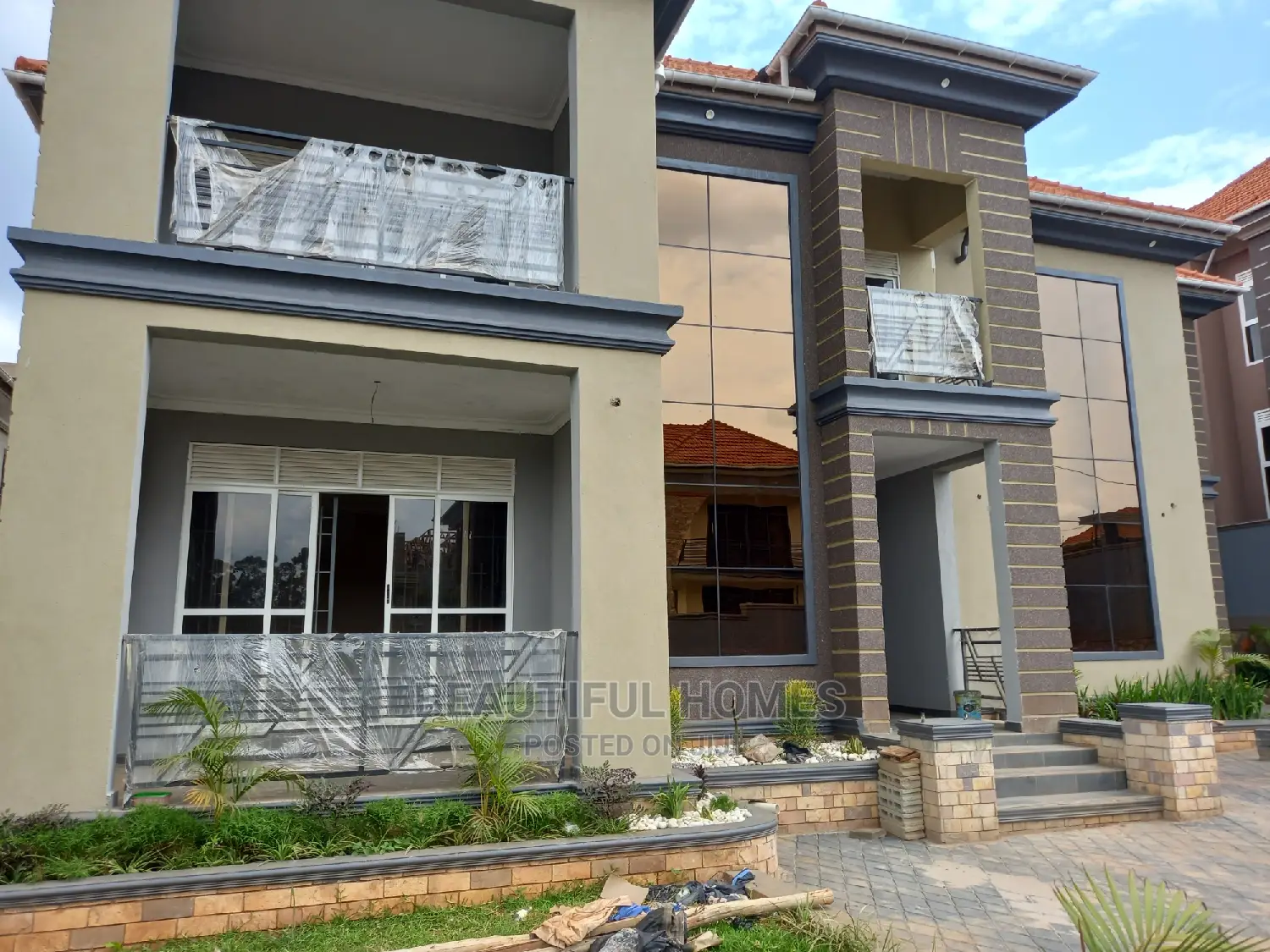 Furnished 6bdrm Mansion in Kisaasi, Central Division for Sale