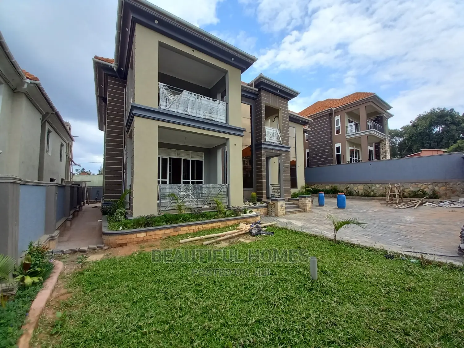 Furnished 6bdrm Mansion in Kisaasi, Central Division for Sale