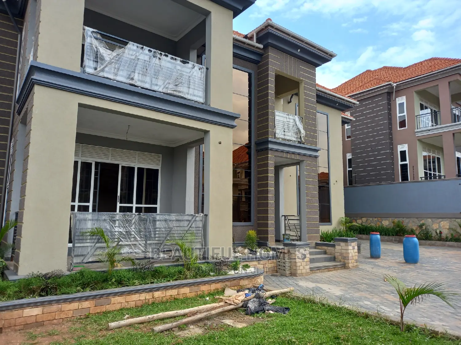 Furnished 6bdrm Mansion in Kisaasi, Central Division for Sale