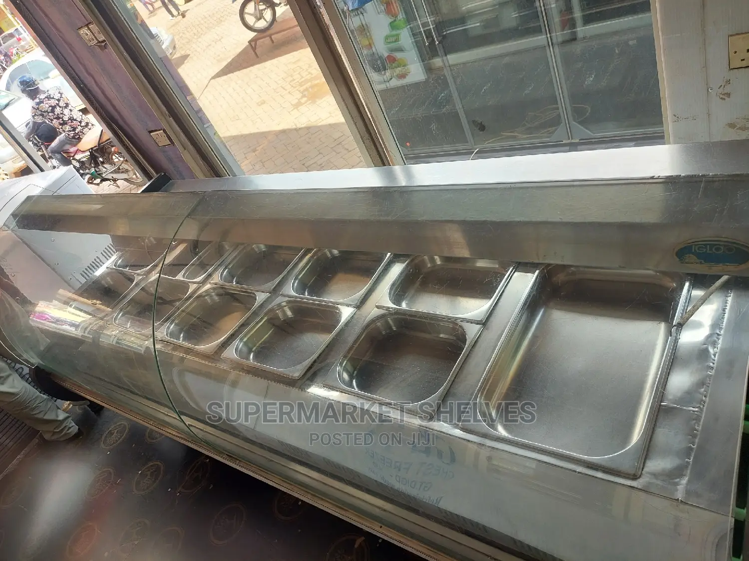 Food Display /Food Warmer Used but Perfect Condition at 15m