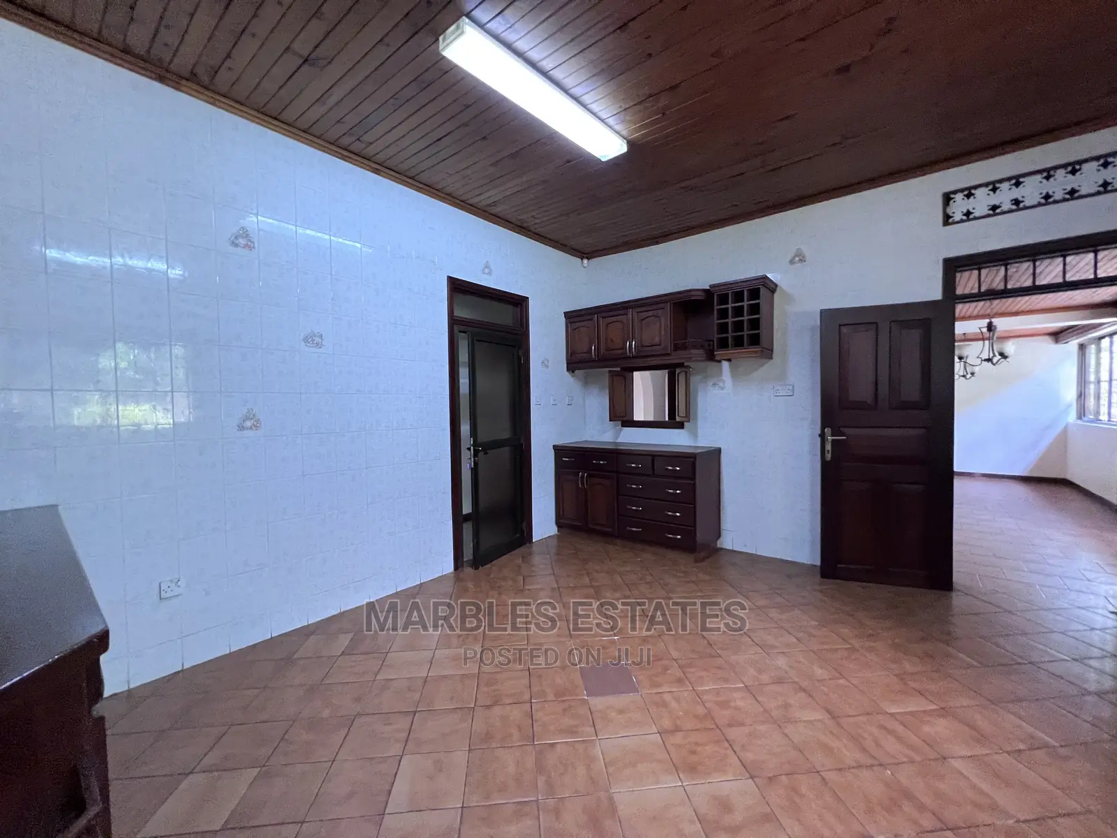 6bdrm Bungalow in Kololo, Central Division for Rent