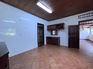 6bdrm Bungalow in Kololo, Central Division for Rent
