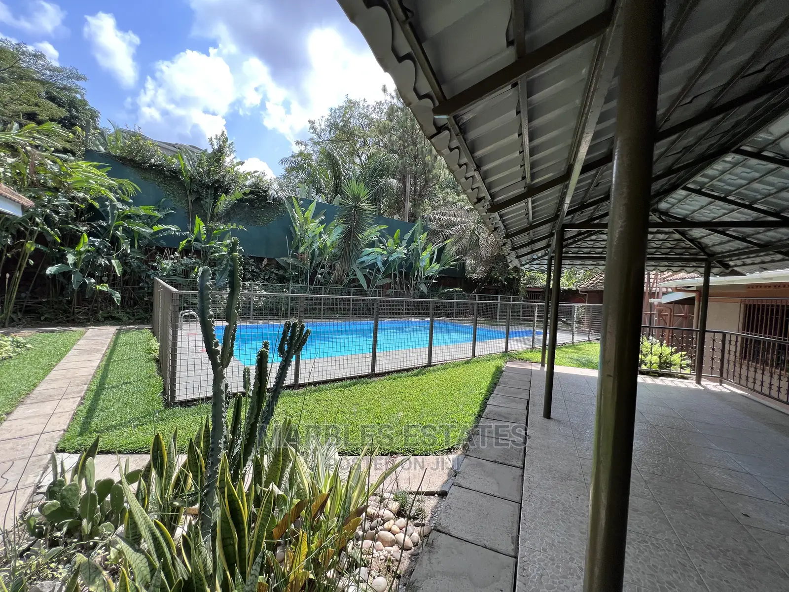 6bdrm Bungalow in Kololo, Central Division for Rent