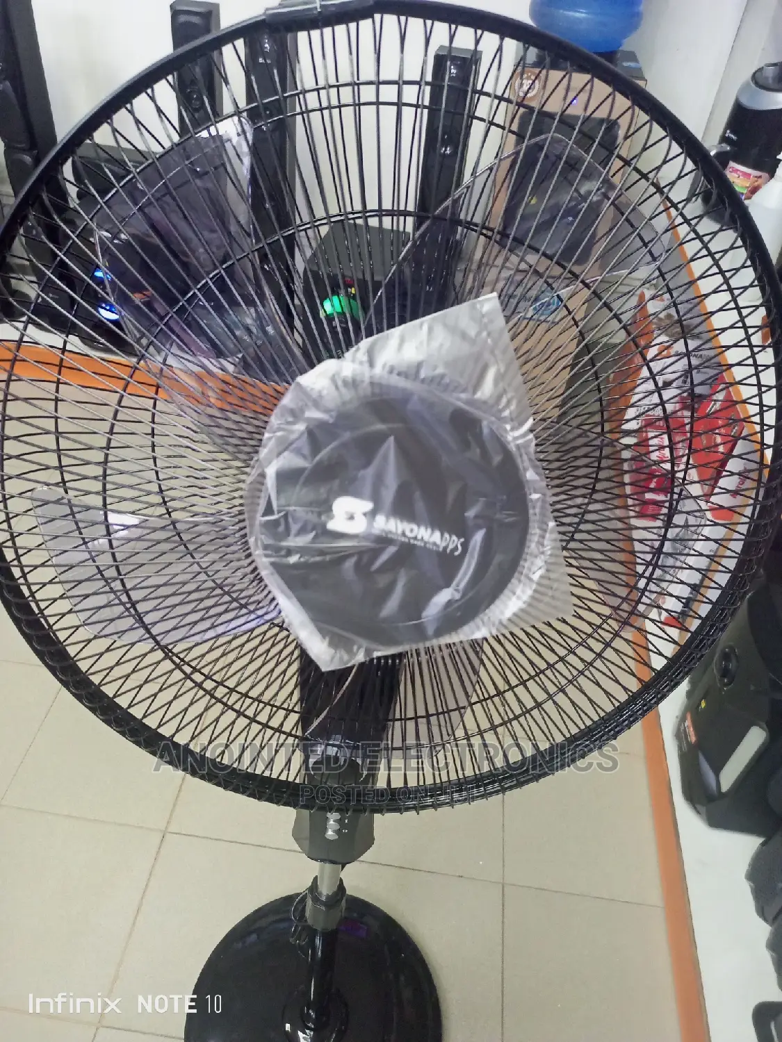Sayona Stand Fan With a Remote