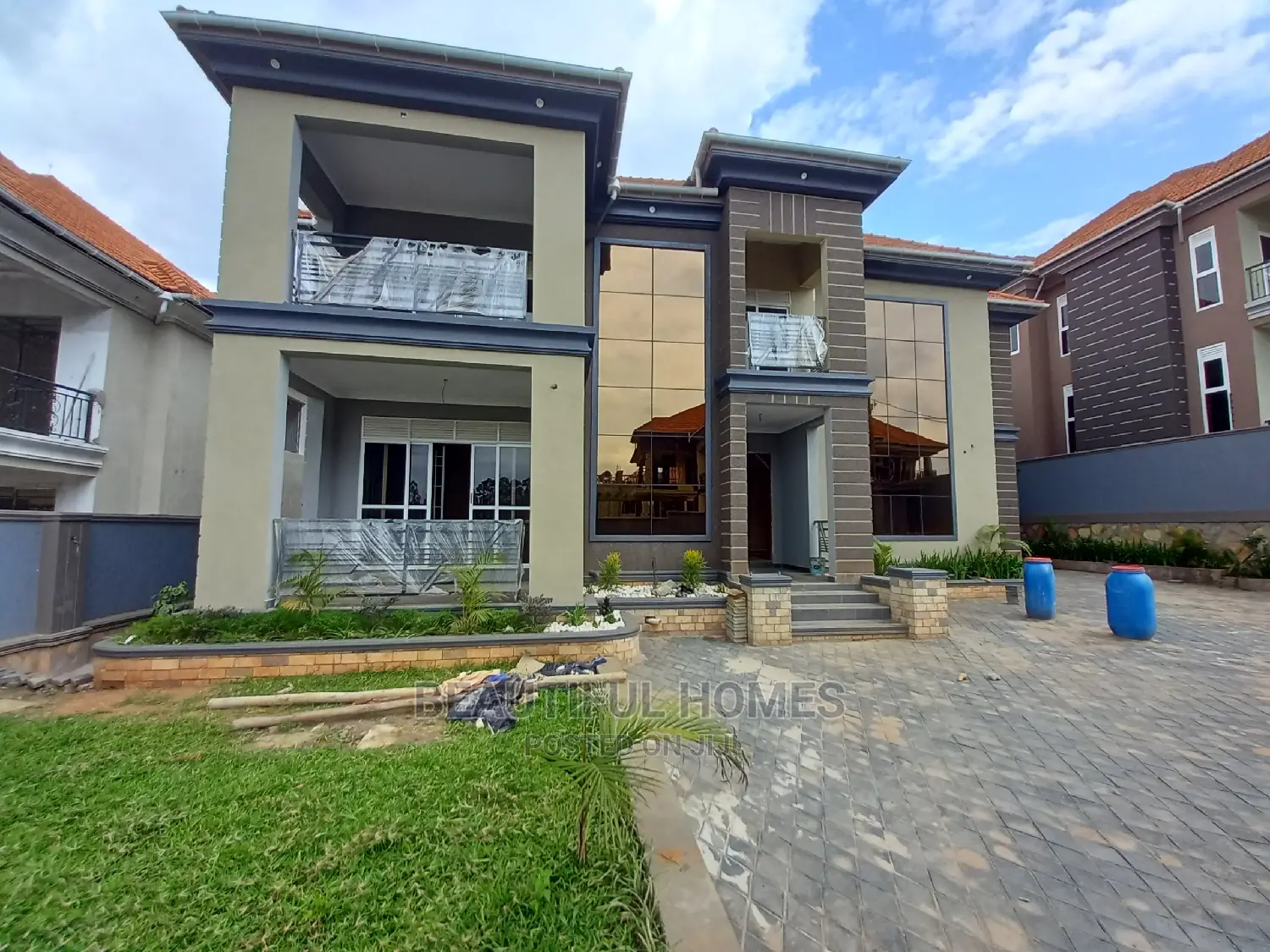 Furnished 6bdrm Mansion in Kisaasi Mansions, Central Division for Sale