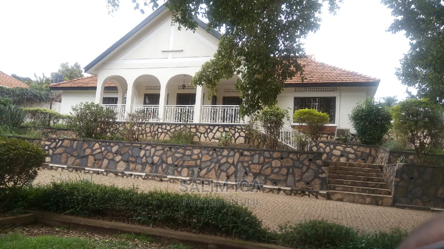4bdrm Bungalow in Kololo Property, Central Division for Rent