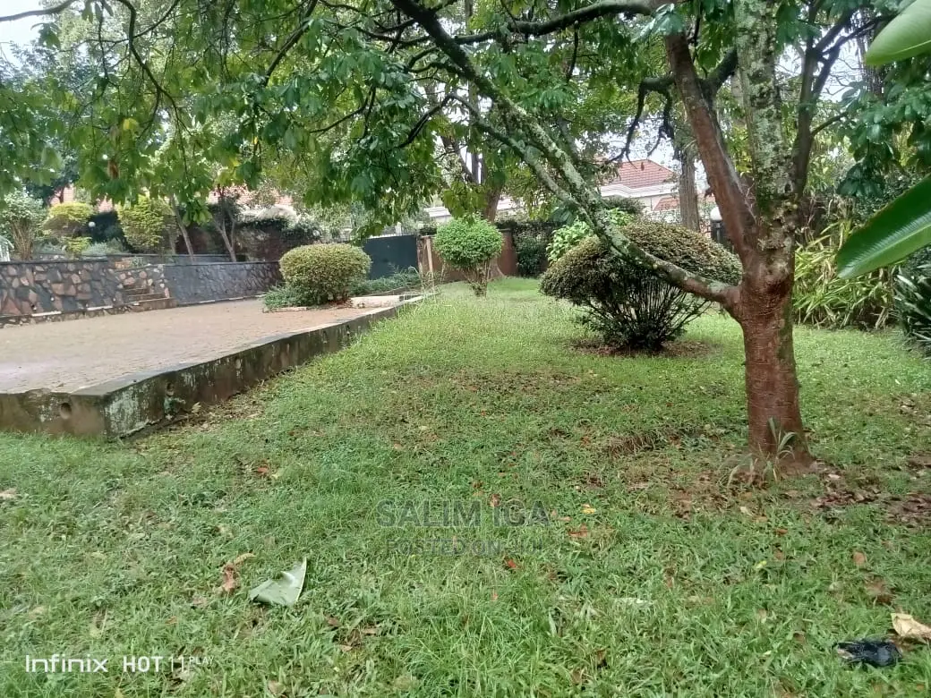 4bdrm Bungalow in Kololo Property, Central Division for Rent