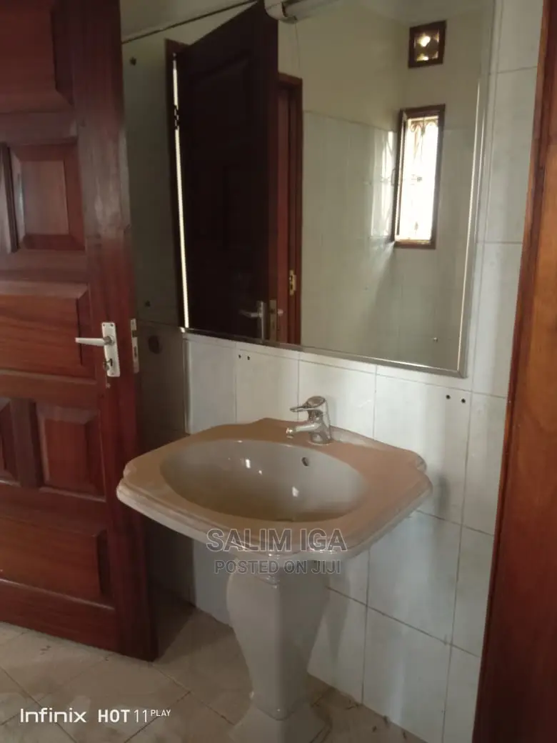 4bdrm Bungalow in Kololo Property, Central Division for Rent