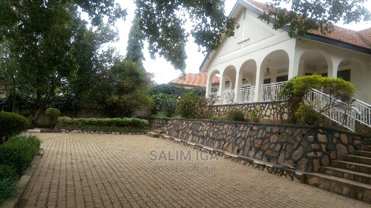 4bdrm Bungalow in Kololo Property, Central Division for Rent