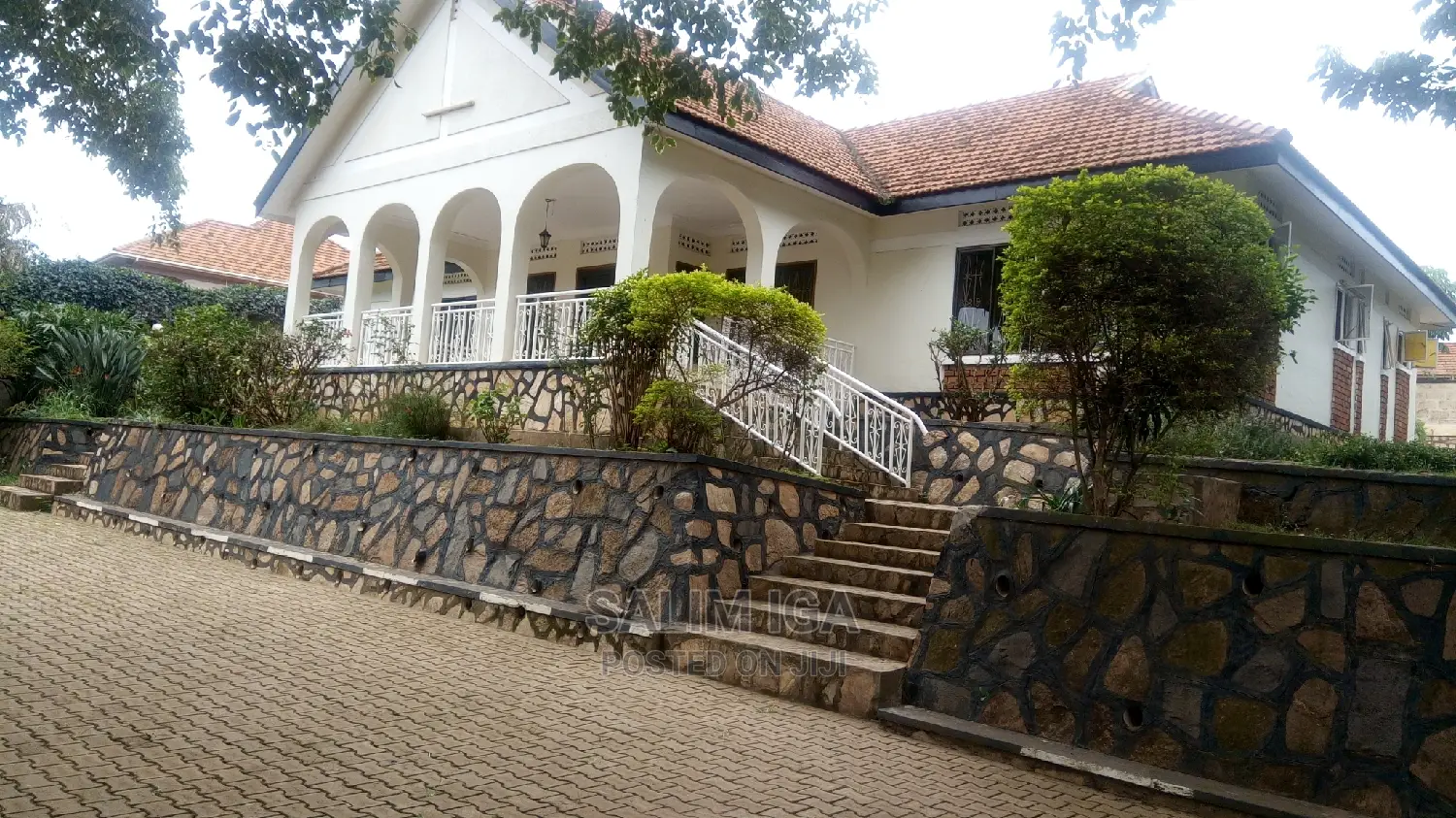 4bdrm Bungalow in Kololo Property, Central Division for Rent