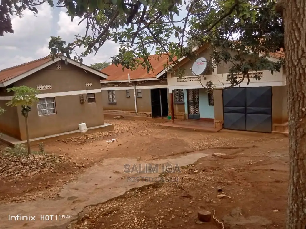 3bdrm Bungalow in Kololo Property, Central Division for Sale