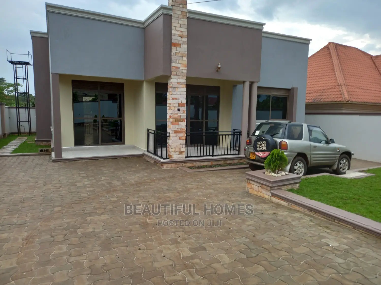 Furnished 4bdrm Bungalow in Kira for Sale