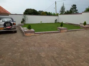 Furnished 4bdrm Bungalow in Kira for Sale