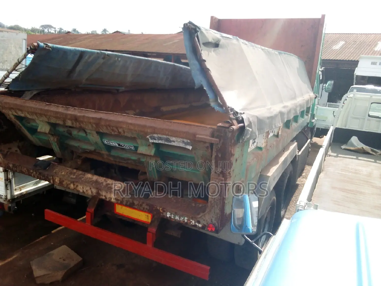 Fuso Dumper