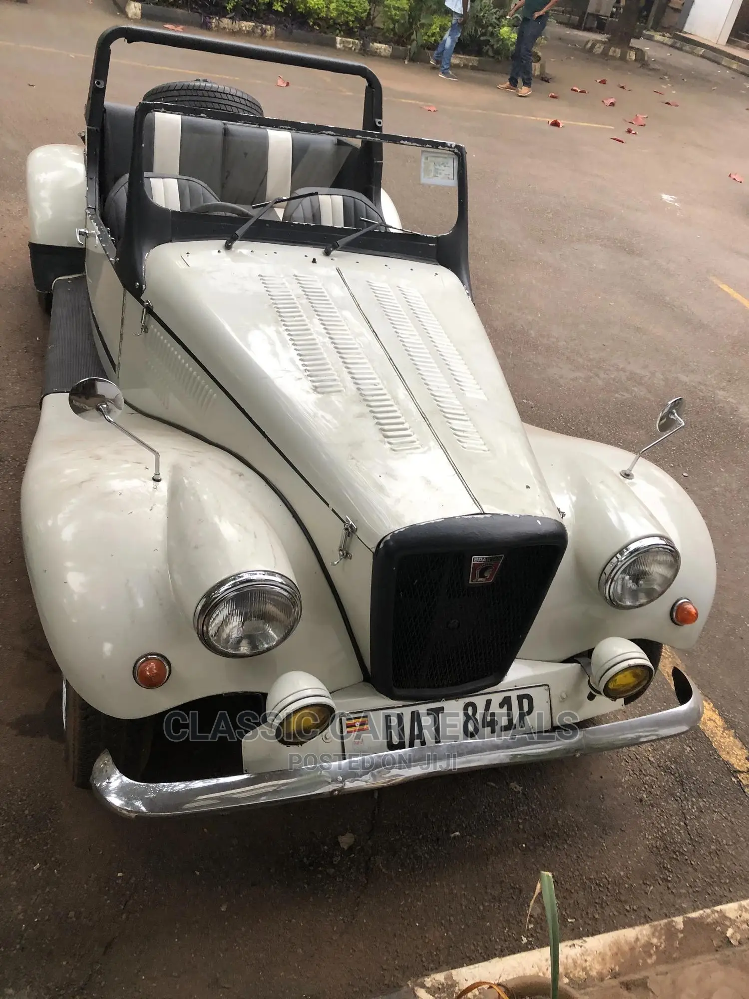 Classic and Elegant Wedding Cars for Hire
