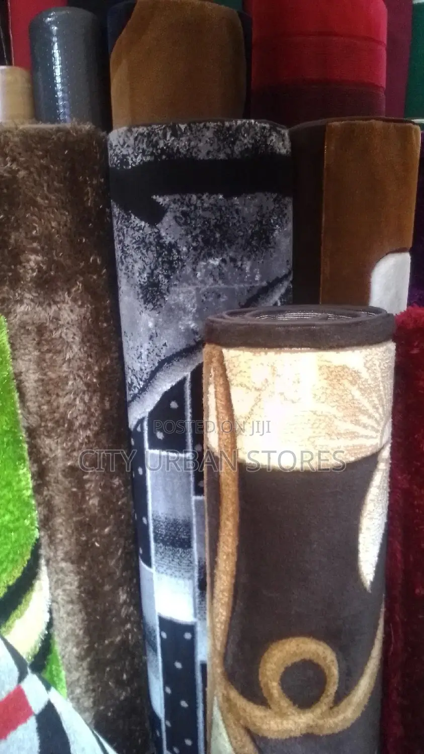 Plush Woolen Carpets (Rugs)