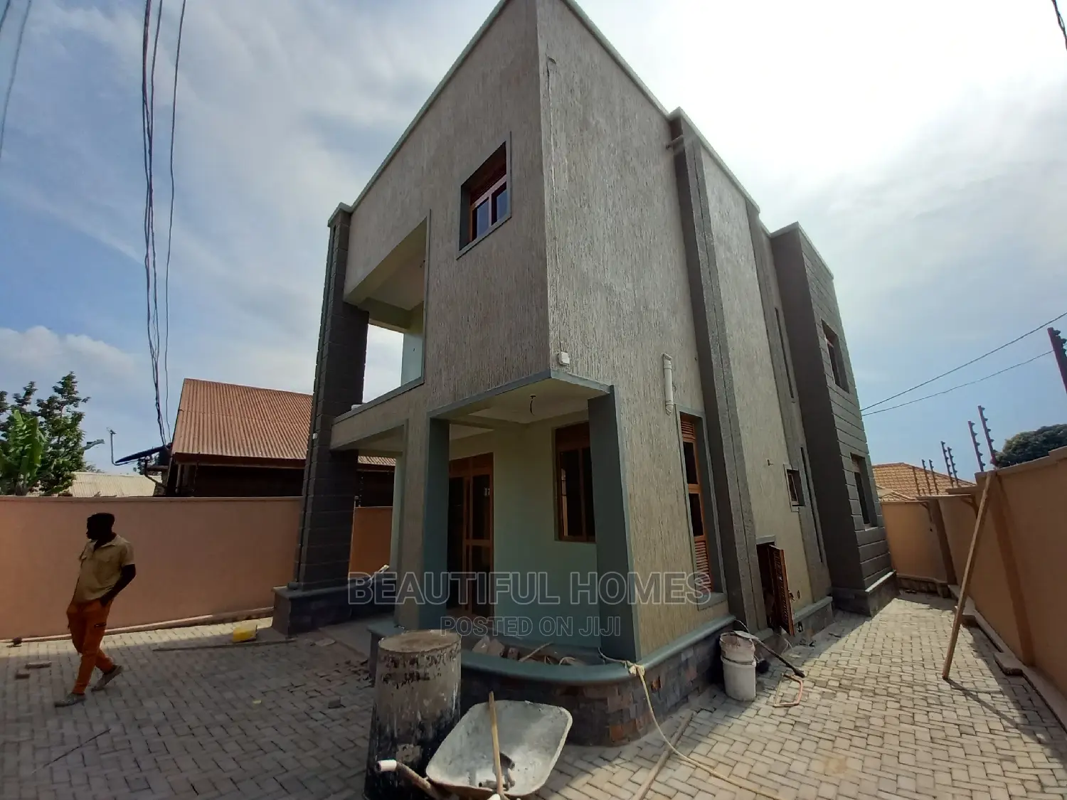 Furnished 4bdrm Duplex in Kyanja, Central Division for Sale