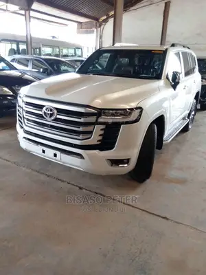 New Toyota Land Cruiser Prado 2022 White