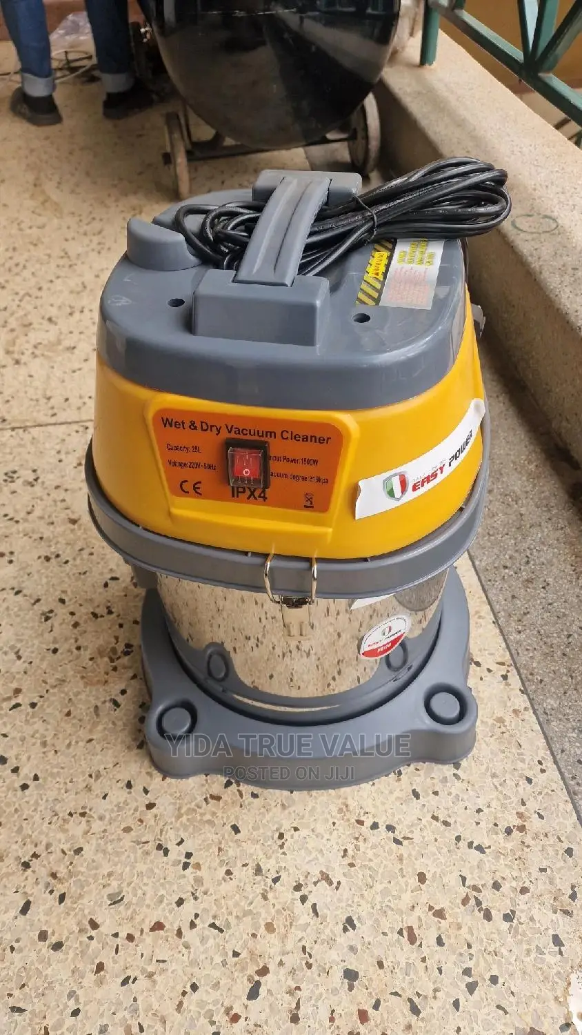 Vaccum Cleaner 20 Litres Wet and Dry